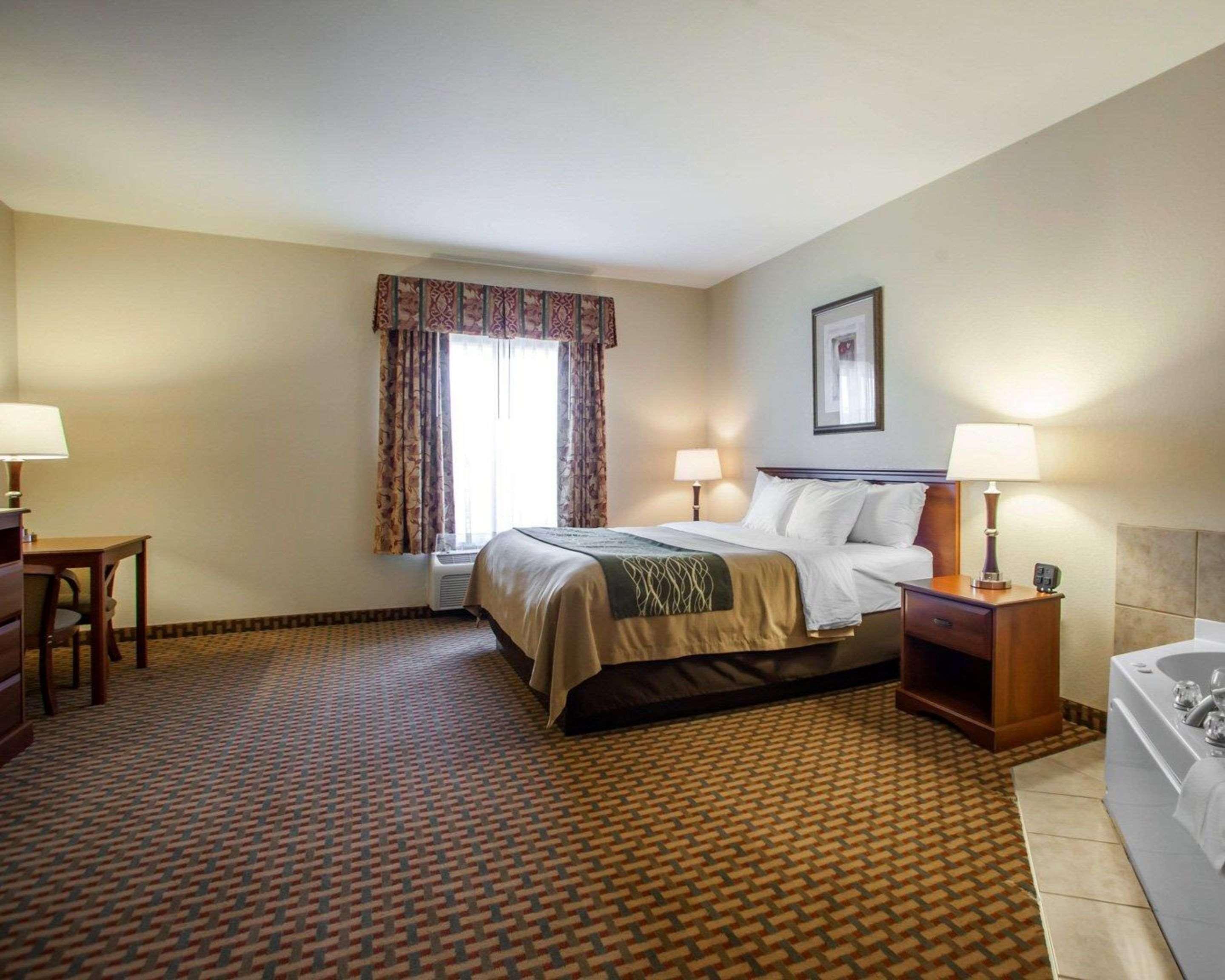 Comfort Inn & Suites Harrisonville Экстерьер фото