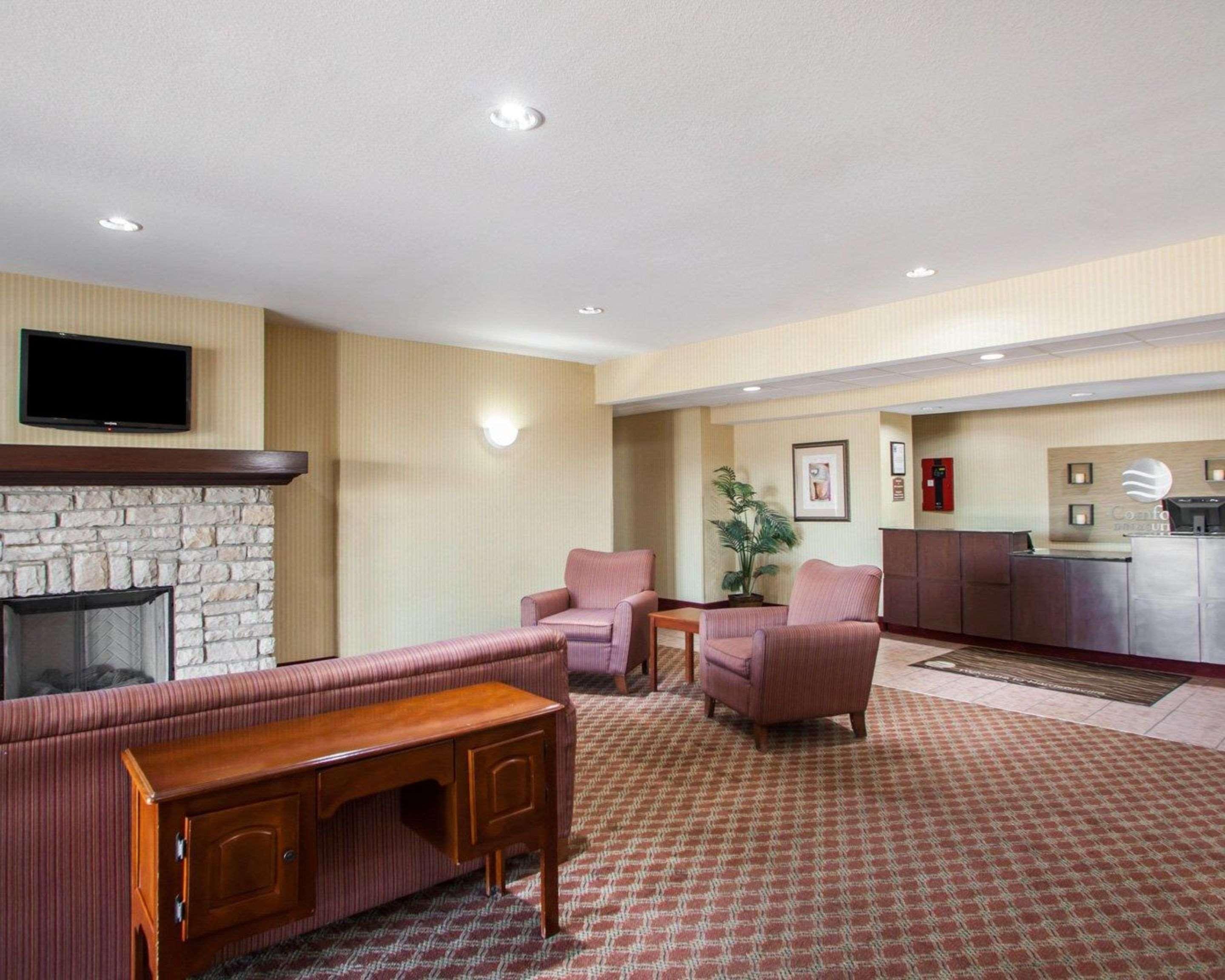 Comfort Inn & Suites Harrisonville Экстерьер фото