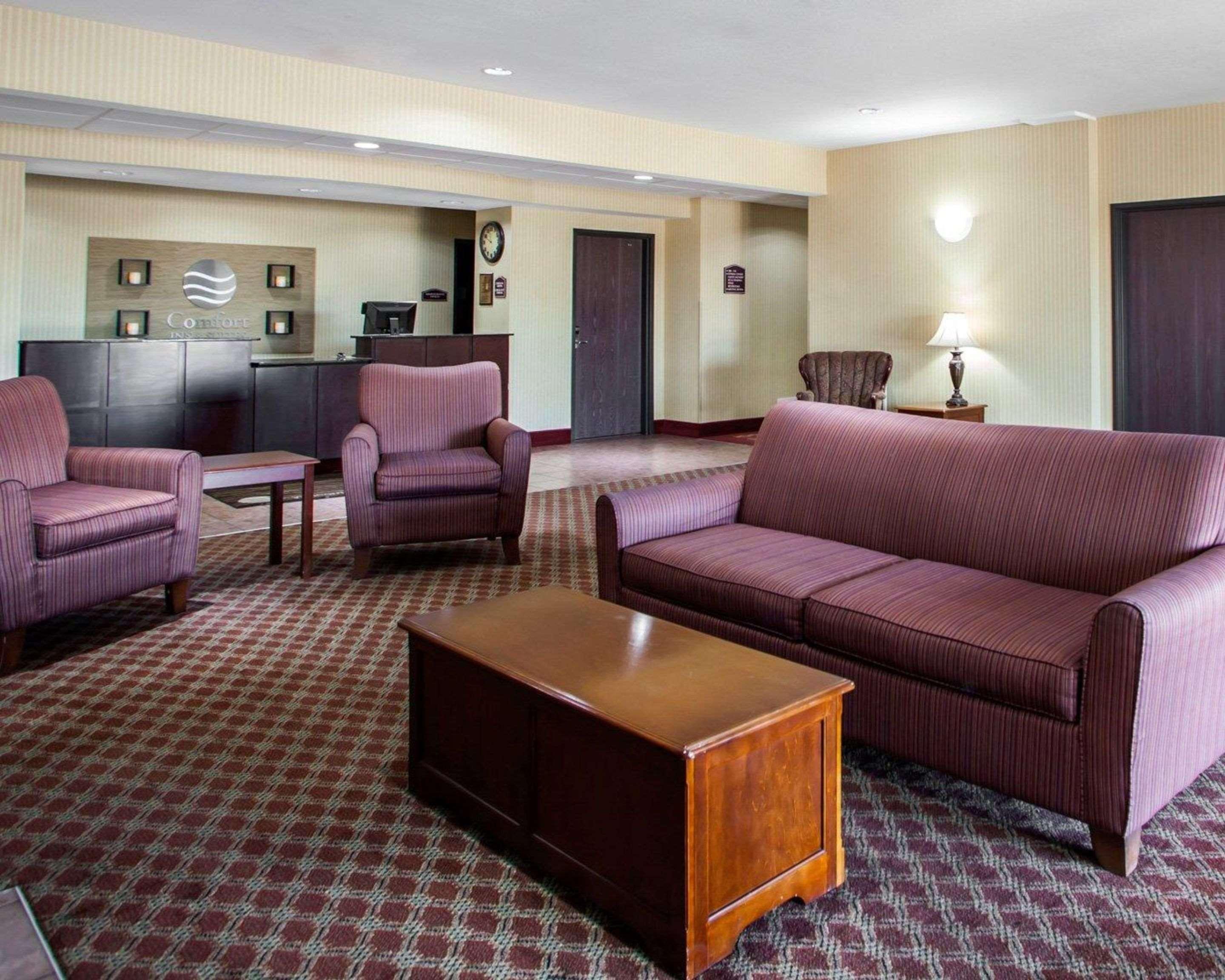 Comfort Inn & Suites Harrisonville Экстерьер фото