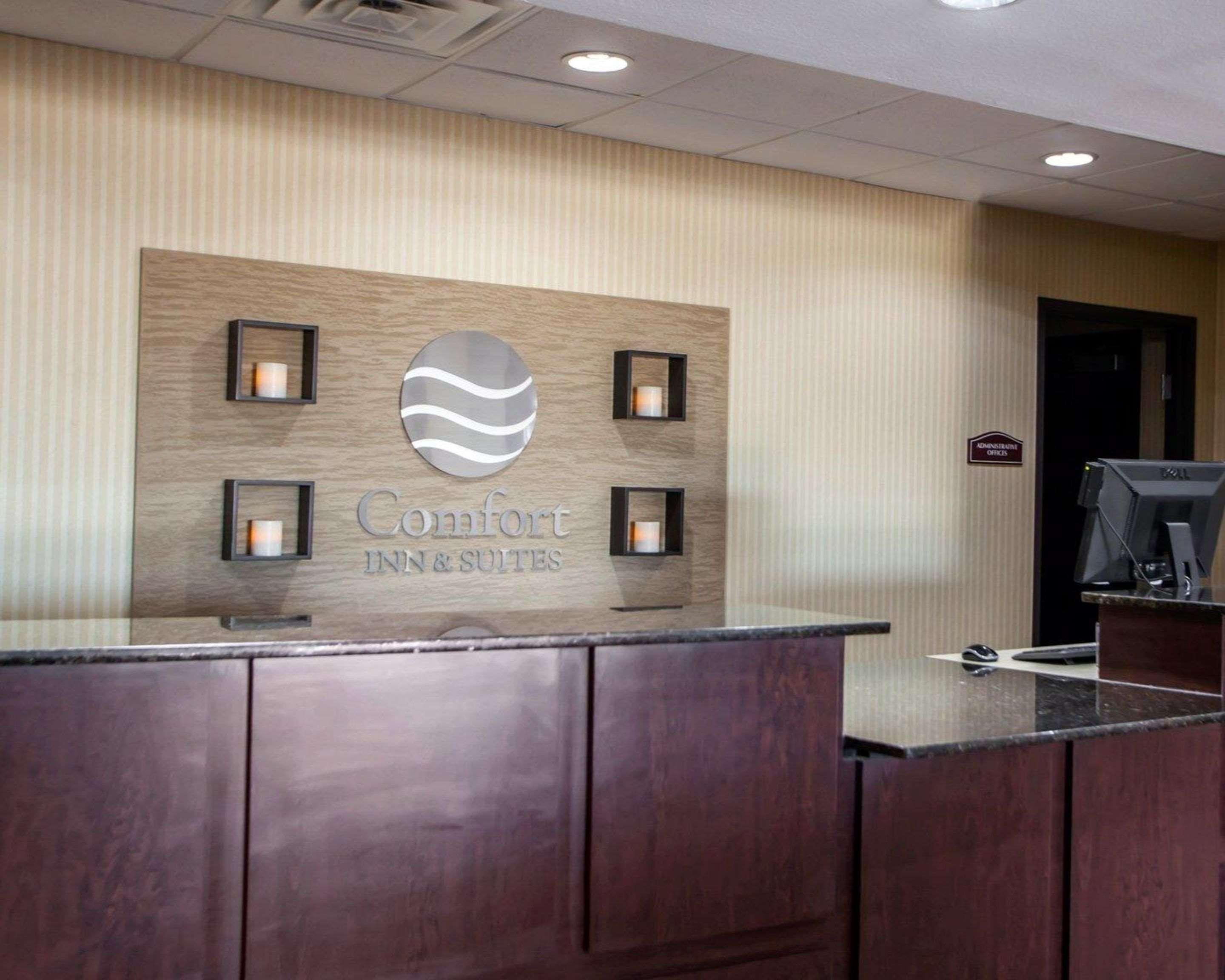 Comfort Inn & Suites Harrisonville Экстерьер фото