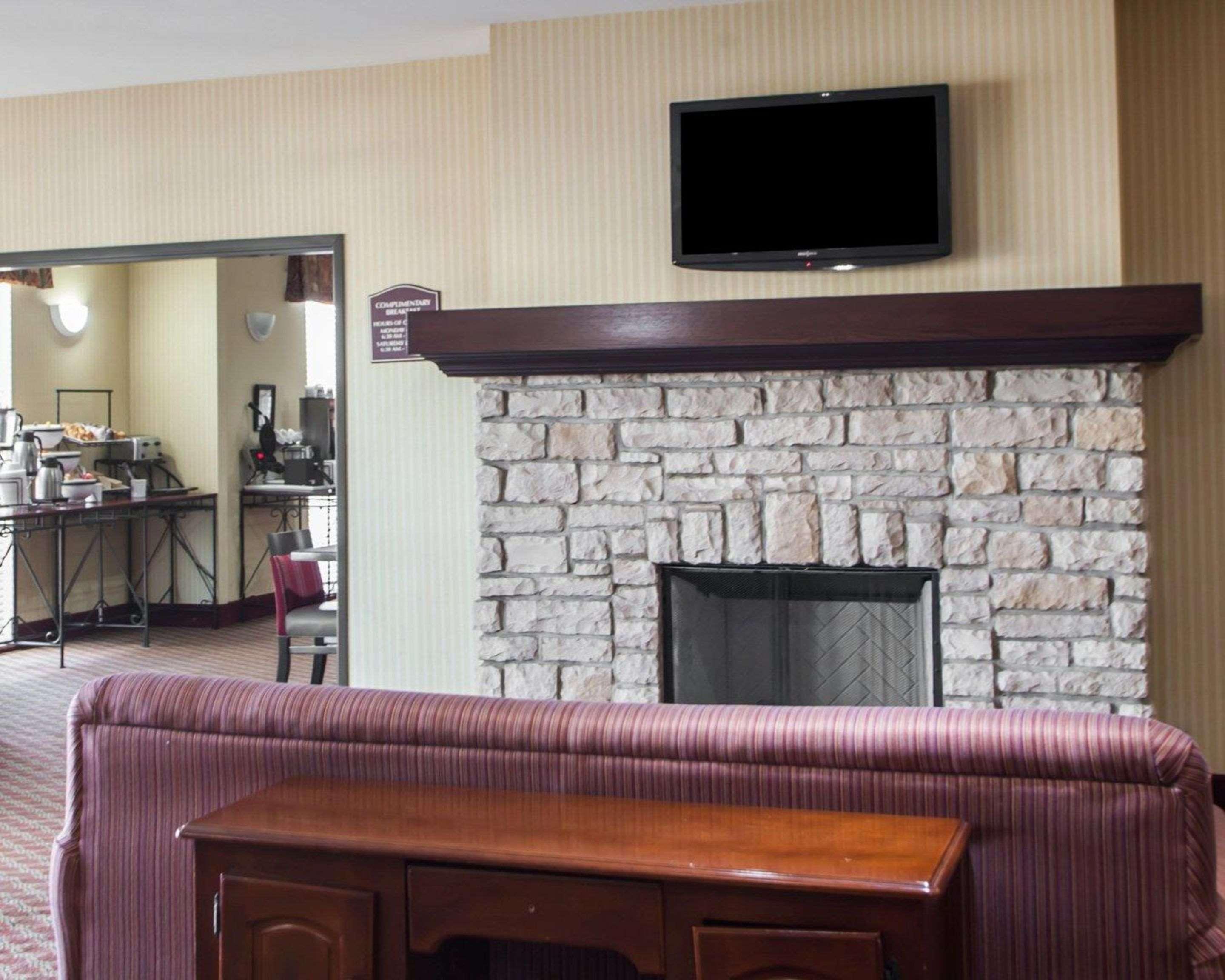 Comfort Inn & Suites Harrisonville Экстерьер фото