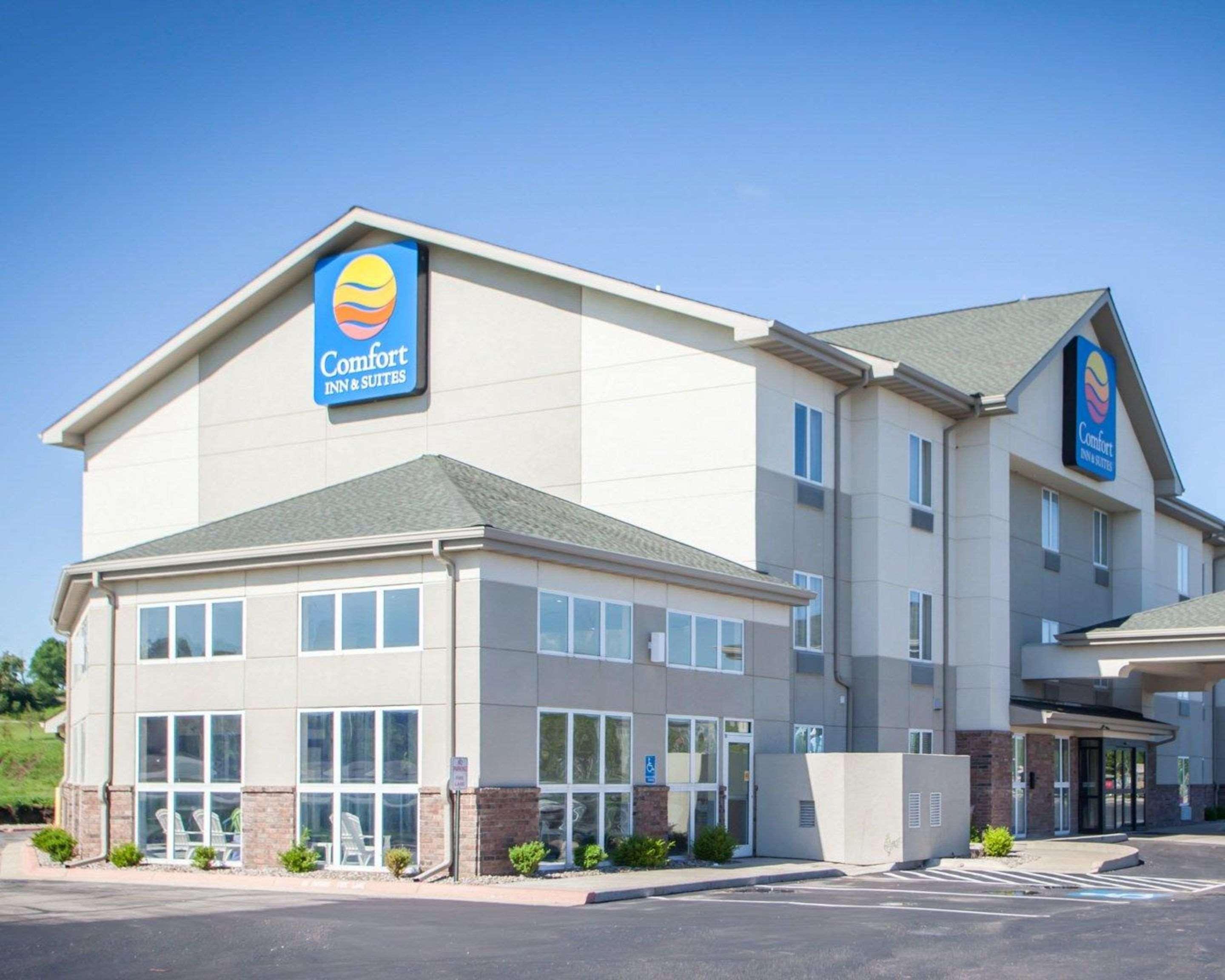 Comfort Inn & Suites Harrisonville Экстерьер фото