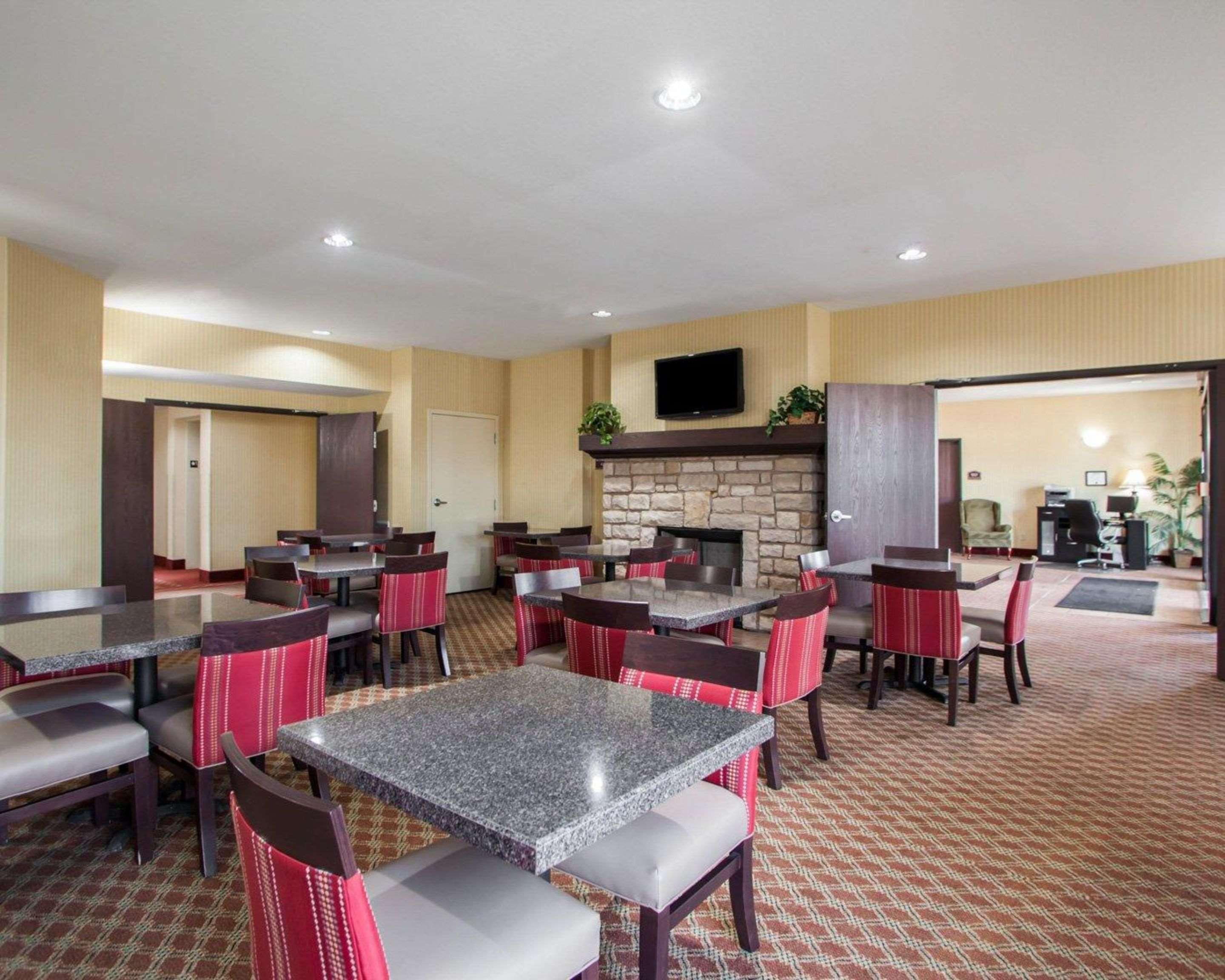 Comfort Inn & Suites Harrisonville Экстерьер фото